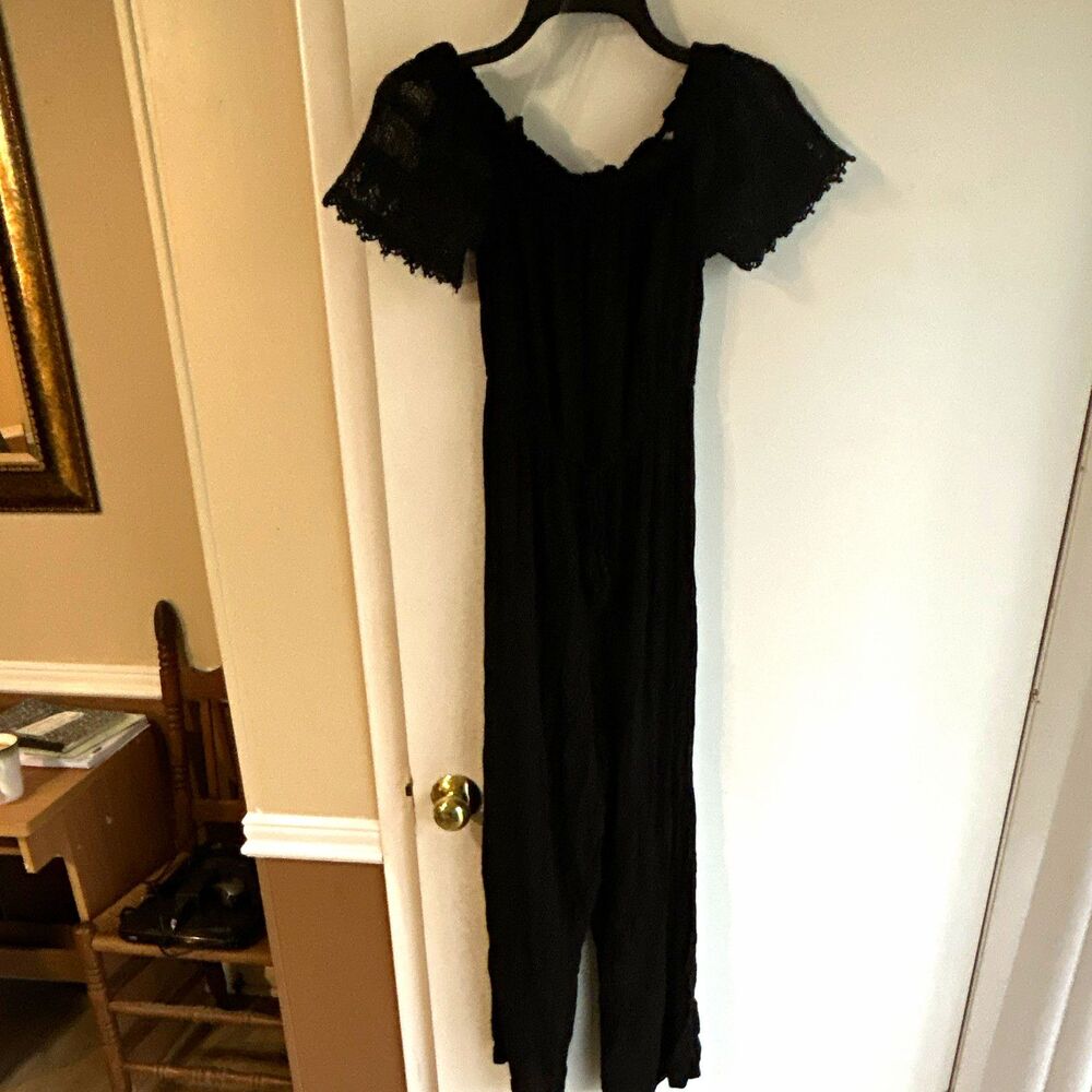 Blush Women's S Black Solid Lace Off-the-Shoulder Short Sleeve Jumpsuit